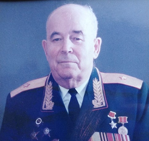 Герой Советского Союза Василий Васильевич Швец.